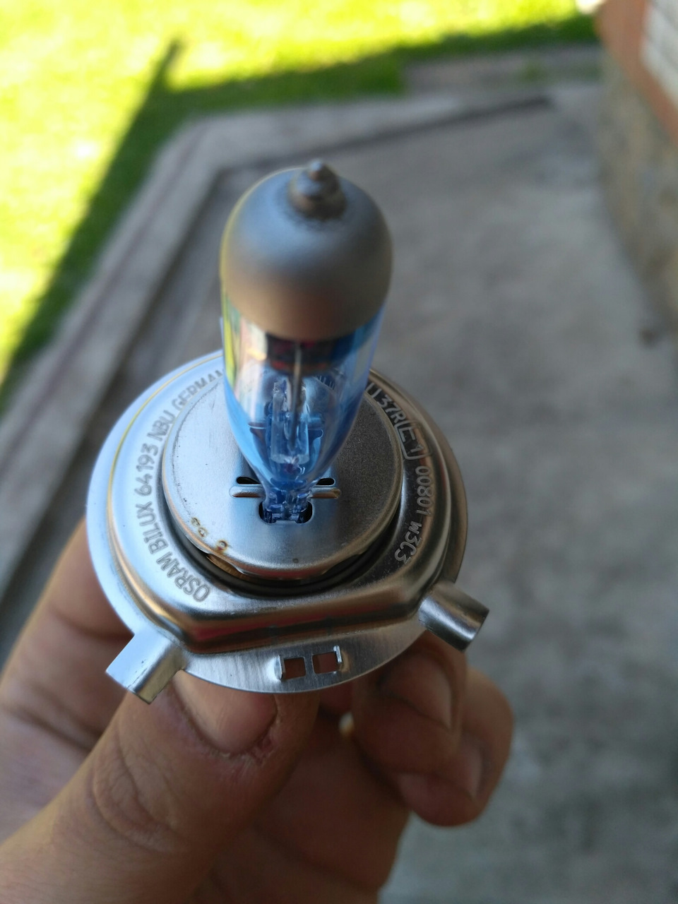 Заміна лампочок у передніх фарах 5