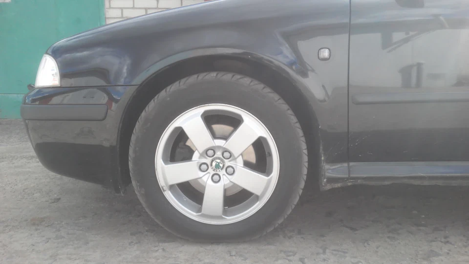 Прикупив пару літньої гуми Taurus 205/60 R16