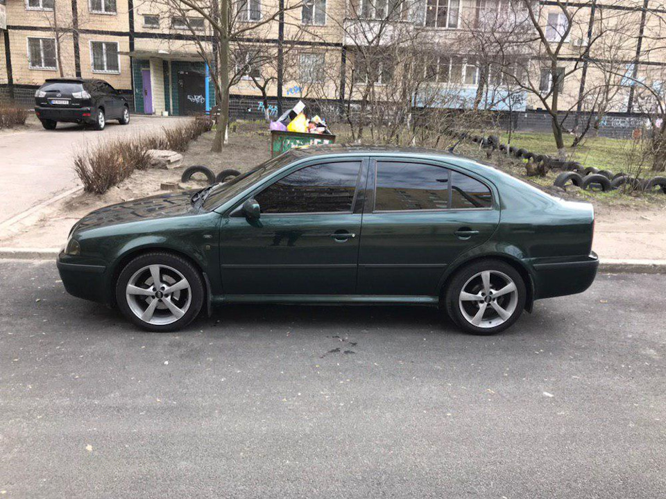 Авто у продажу. 3