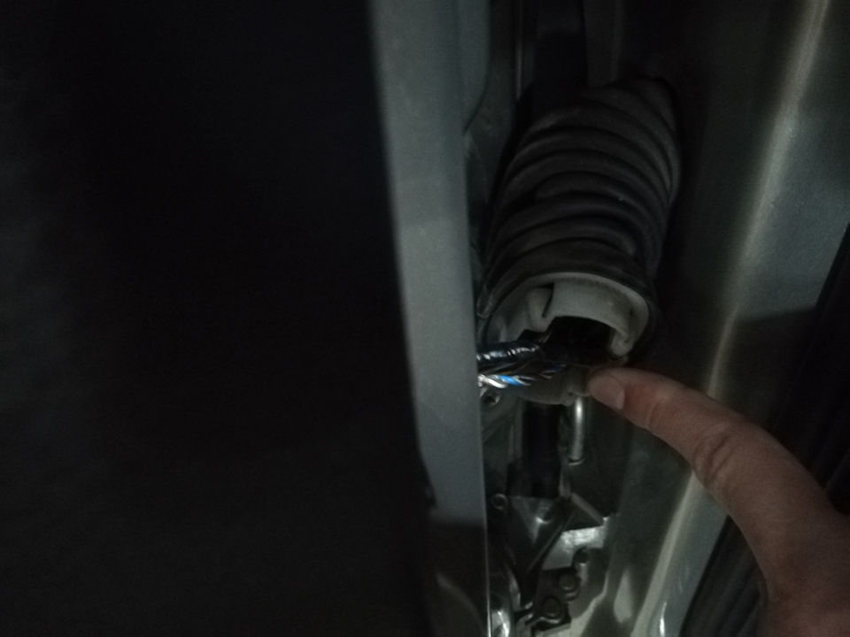 Ремонт проведення водійських дверей. 2