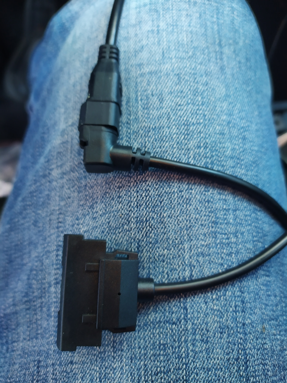 Встановлення заглушки USB 1