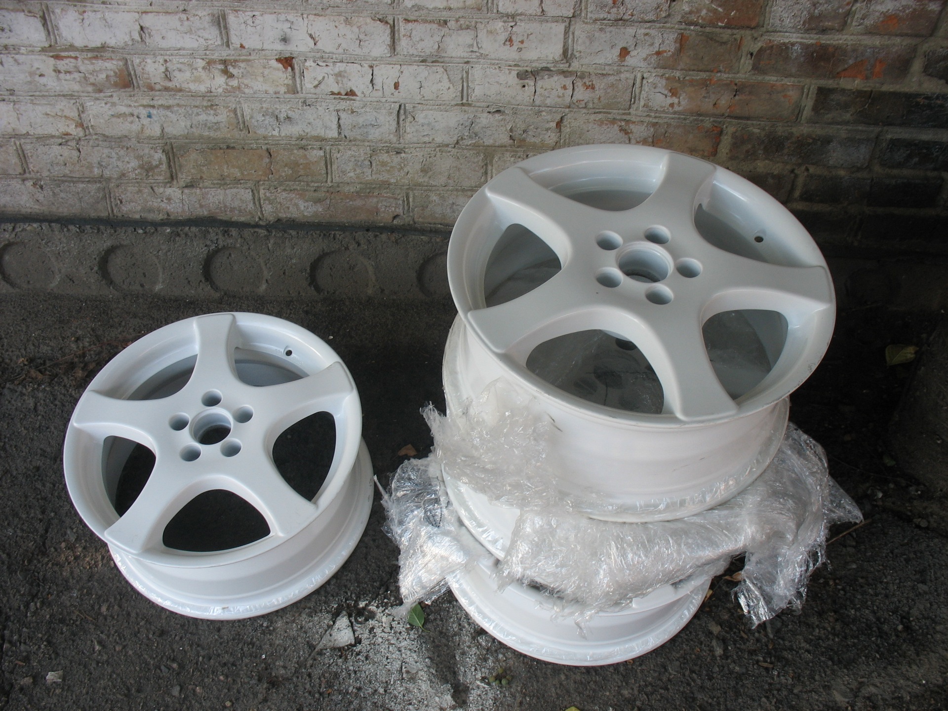 Білі диски. 2