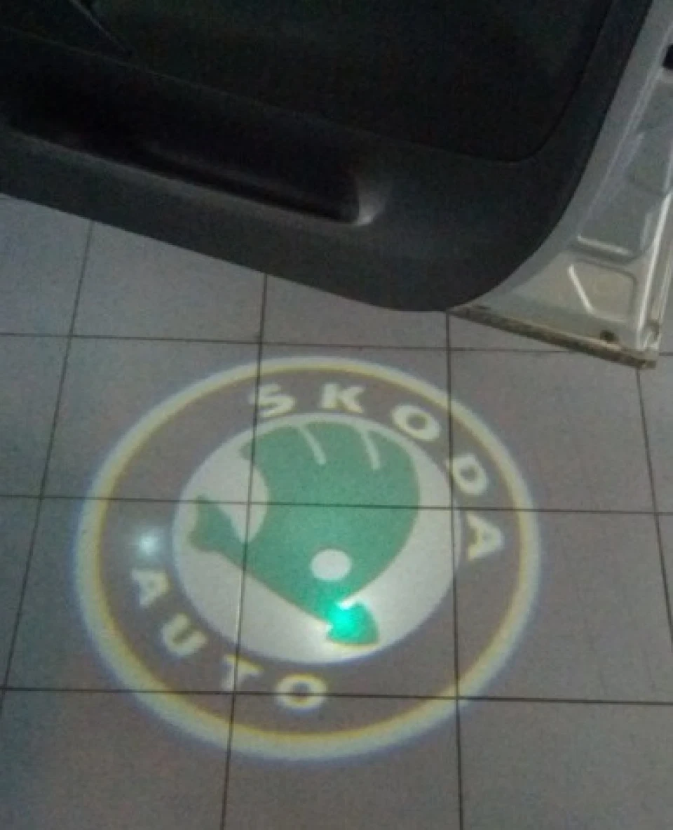 Лазерне підсвічування дверей, логотип Skoda. (Частина 1)