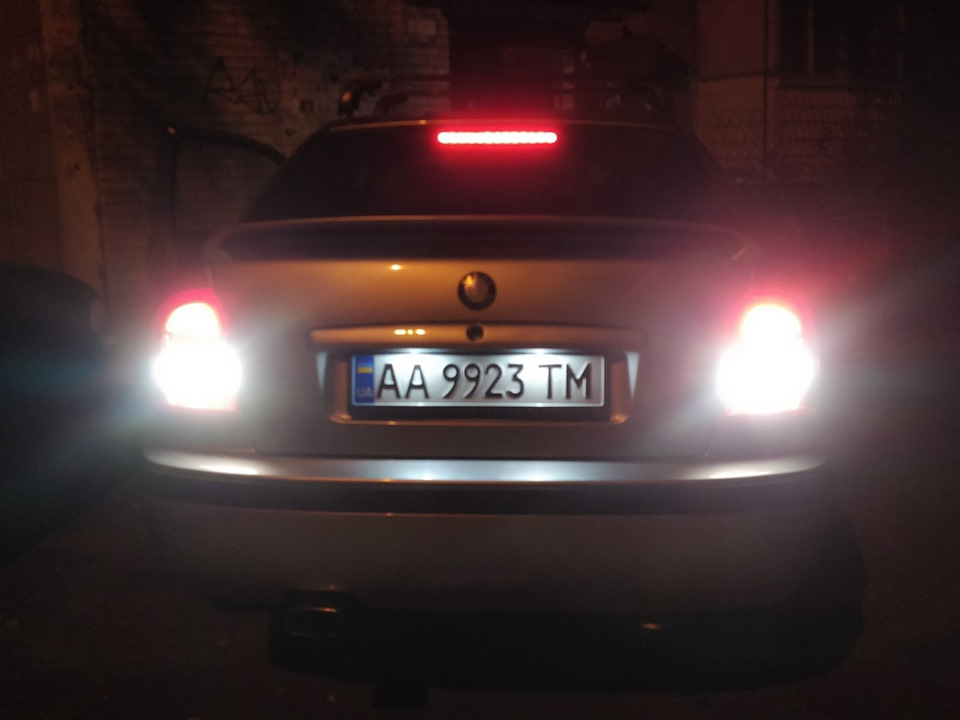 Заміна ламп заднього ходу та поворотників на led 1