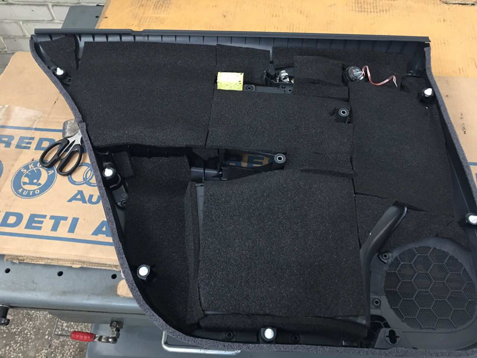 Шумо\віброізоляція дверей\нові динаміки HERTZ DSK 165.3 3