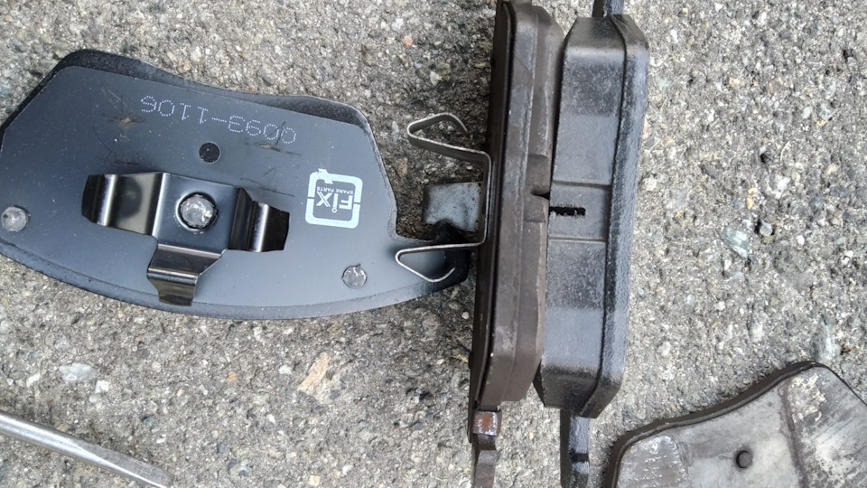 Заміна передніх колодок Q0931106 Q-fix 3