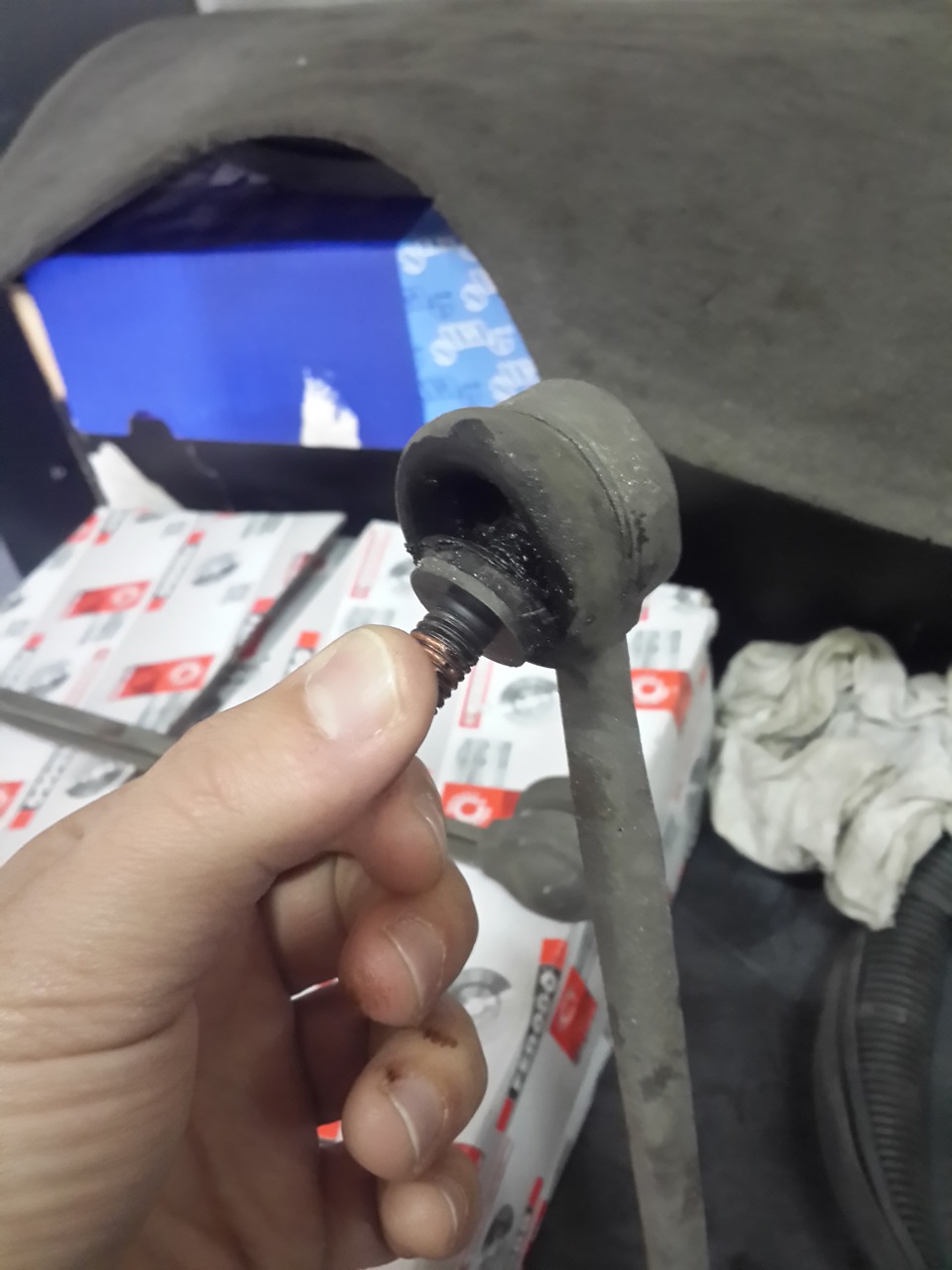 Заміна тяги стабілізатора, перехід на гуму 195/60 R15 та маленька обновка. 2
