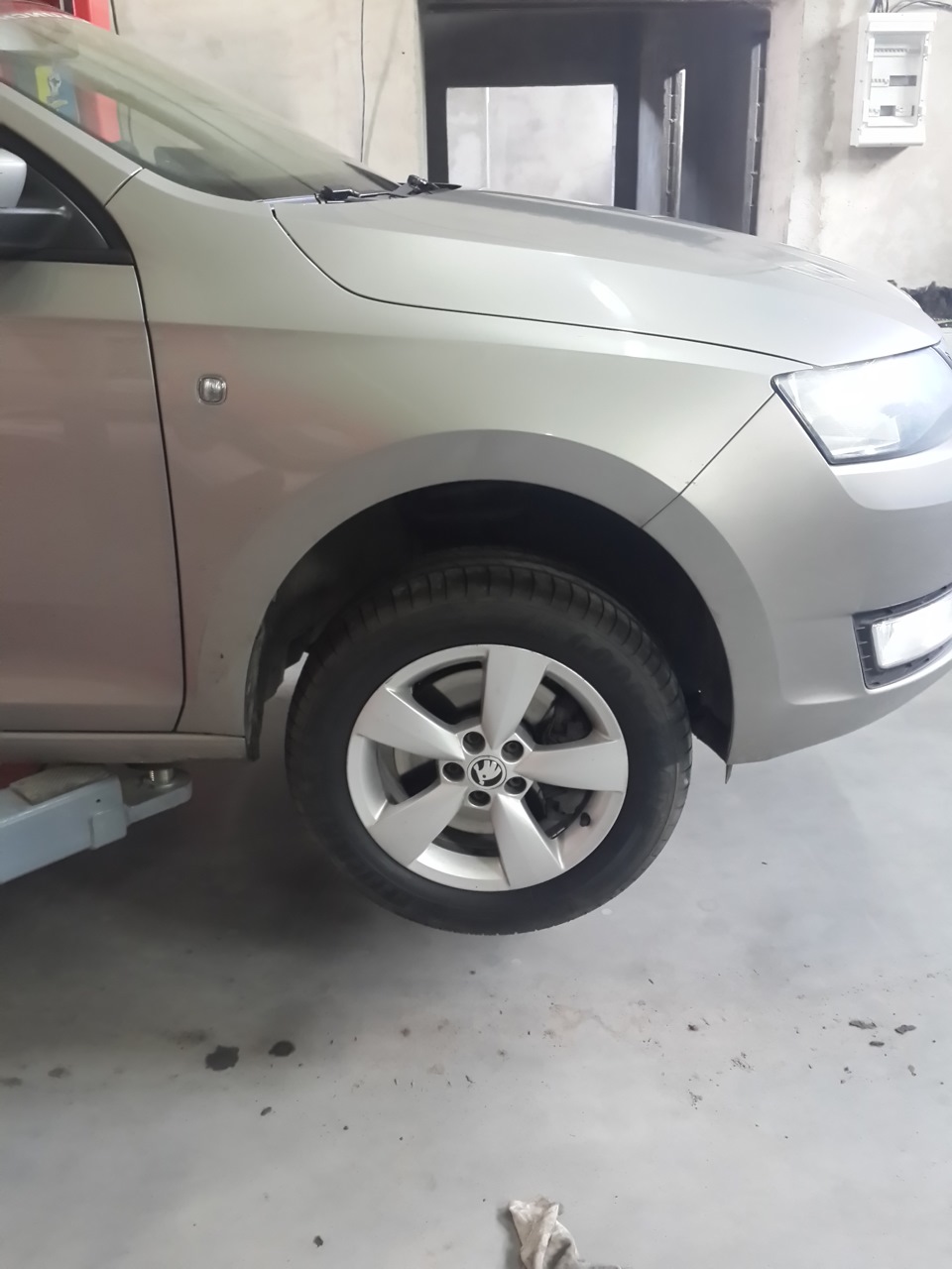 Заміна тяги стабілізатора, перехід на гуму 195/60 R15 та маленька обновка. 3