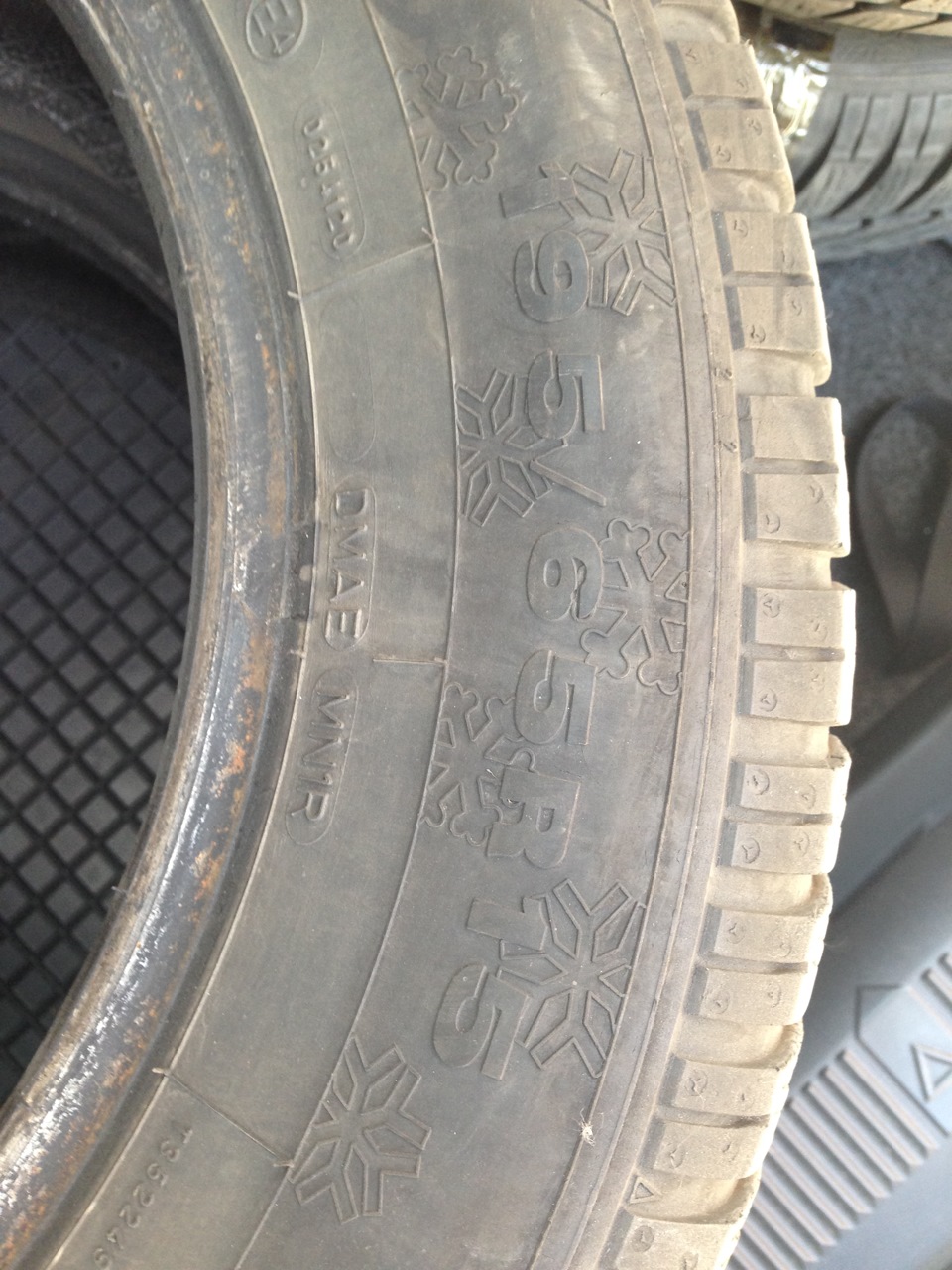 Продам б.у. зимові шини DUNLOP SP Winter Sport 4D 195 - 65 - R15 (для Skoda Octavia) 4