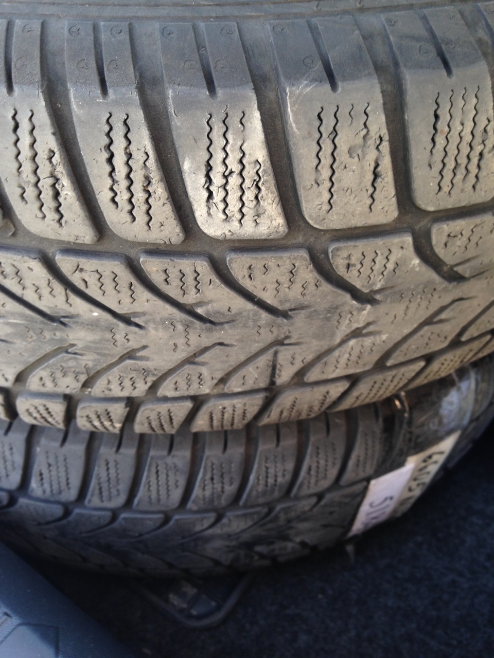 Продам б.у. зимові шини DUNLOP SP Winter Sport 4D 195 - 65 - R15 (для Skoda Octavia) 1
