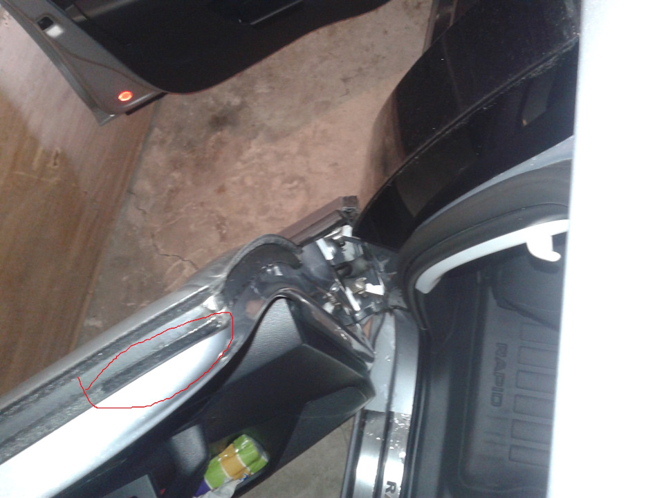 Вода в салоне Skoda Rapid 2
