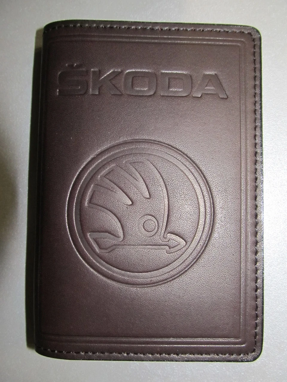 Купив собі обкладинку для документів з логотипом SKODA!