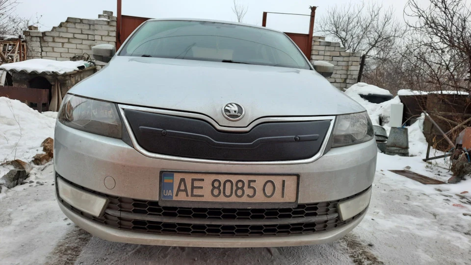 Зимова накладка на решітку