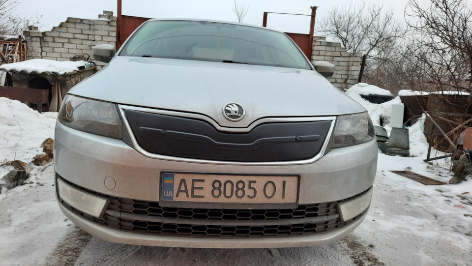 Зимова накладка на решітку 1