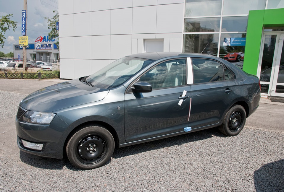 Skoda Rapid з ковпаками і без 1