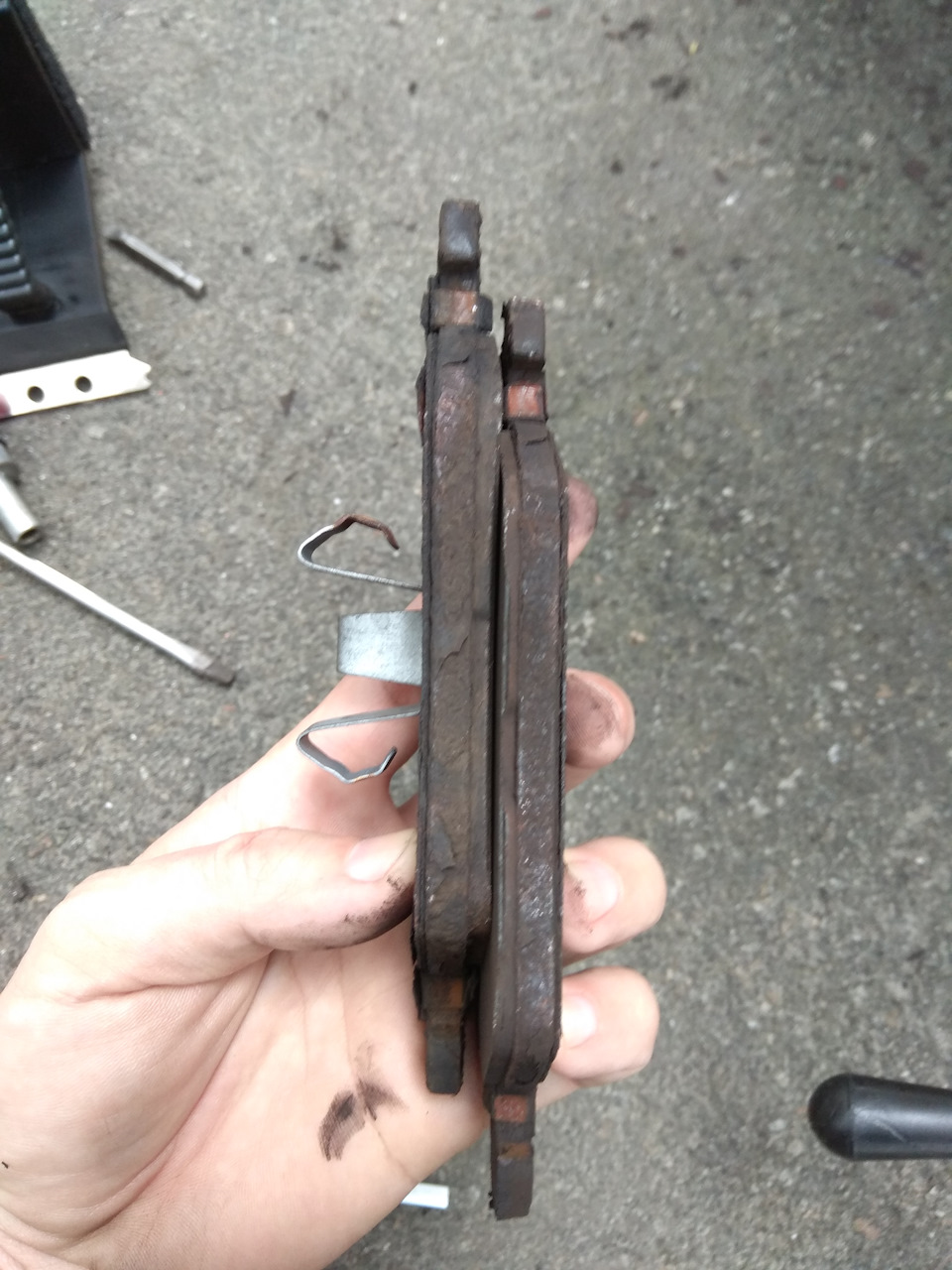 Заміна гальмівних колодок на: BREMBO P 85 075 3