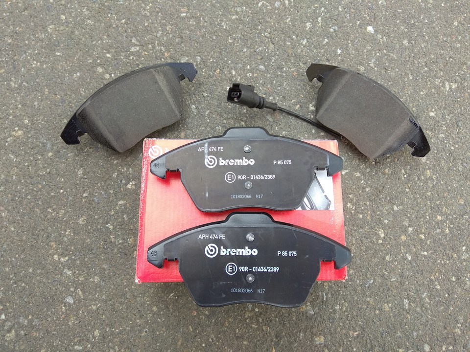 Заміна гальмівних колодок на: BREMBO P 85 075 1
