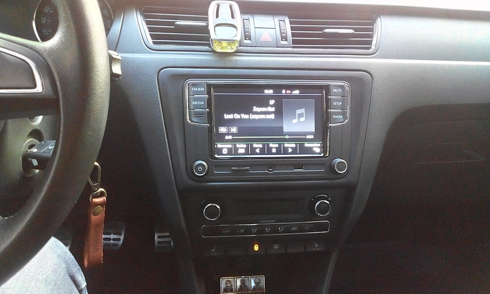 Встановив RCD330 desay 2