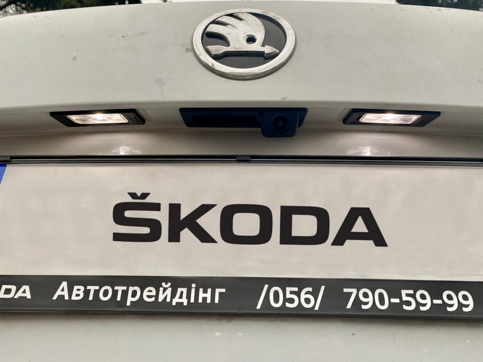 Камера заднього з динамічними лініями траєкторії. Частина 1. Встановлення та підключення 1