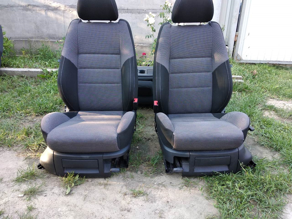 Сидіння від Skoda Roomster Noire 3