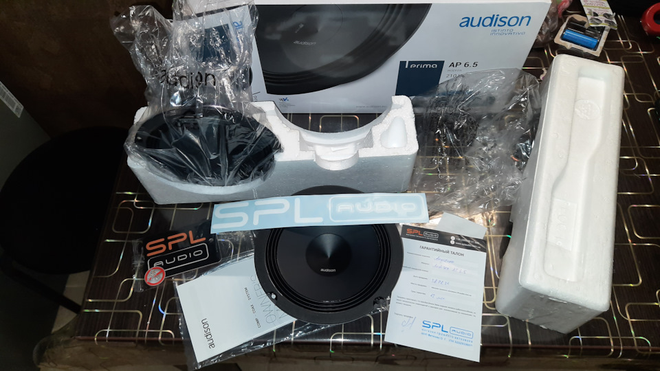 Заміна штатних передніх динаміків на Audison Prima AP 6.5 1