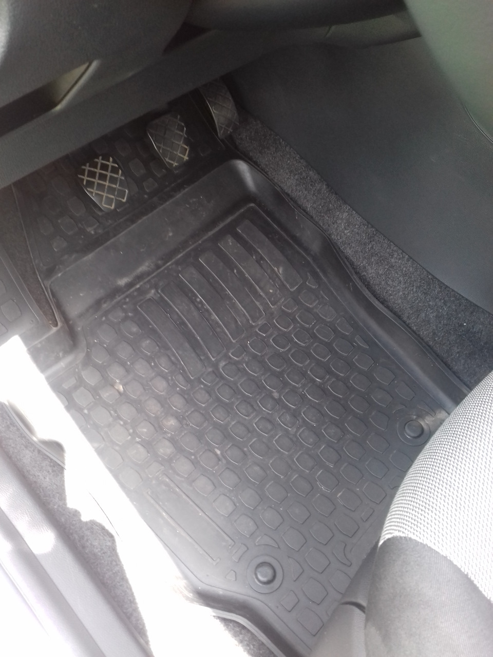 Килимки Lada Locker - трохи тупанув з розміром ... 1