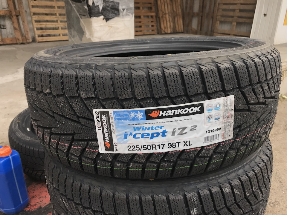 Зимова гума 225/50 R17 Hankook Winter i*cept iZ2 W616 XL 2
