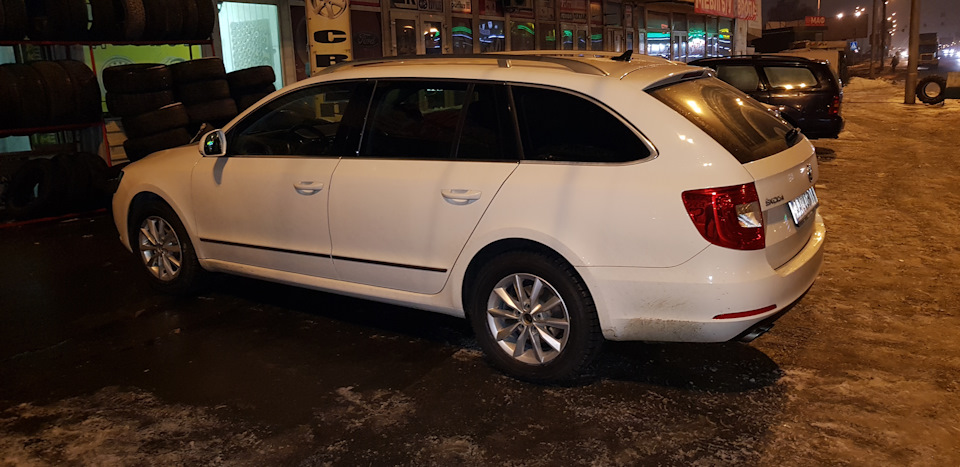 Диски + зимові шини Bridgestone Blizzak REVO GZ 215/60/R16 5