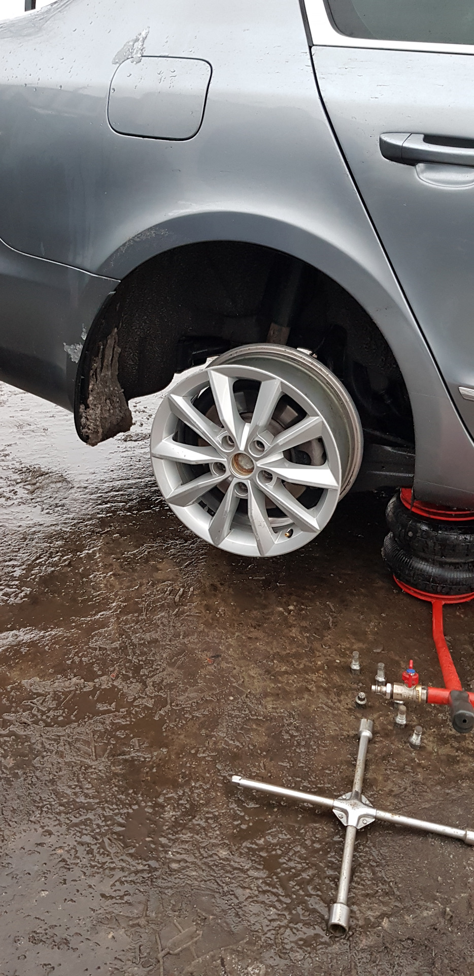 Диски + зимові шини Bridgestone Blizzak REVO GZ 215/60/R16 1