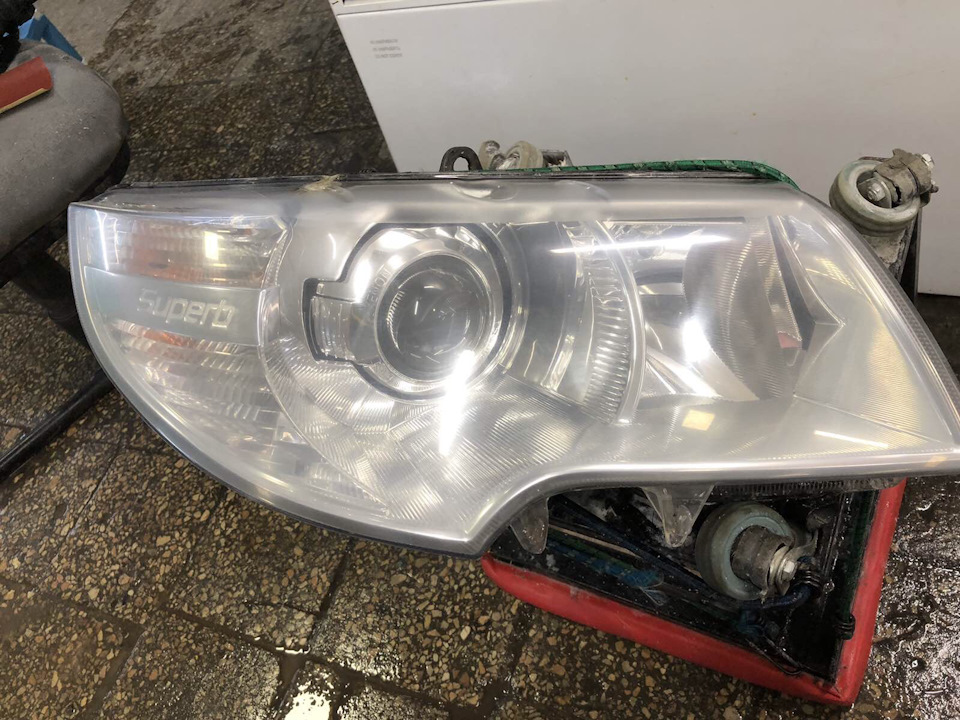 Заміна біксенонових лінз на Bi-LED модулі на superb mk2 4
