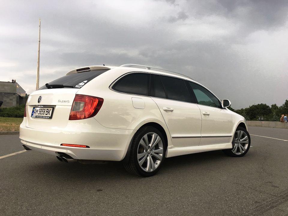 Так, так продаю! Skoda Superb Combi Elegance 1.8 Супер ціна 14200 $! 2