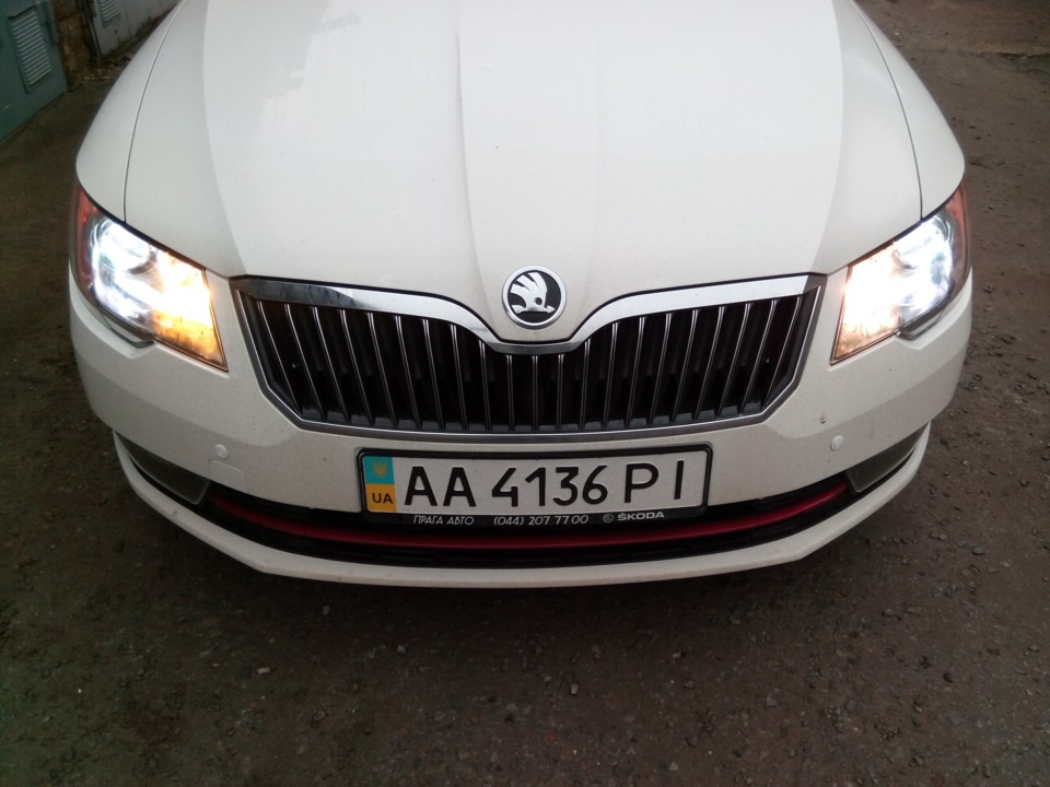 Габарит\дальне світло H15 2500K від XENCN Xenon Yellow 5