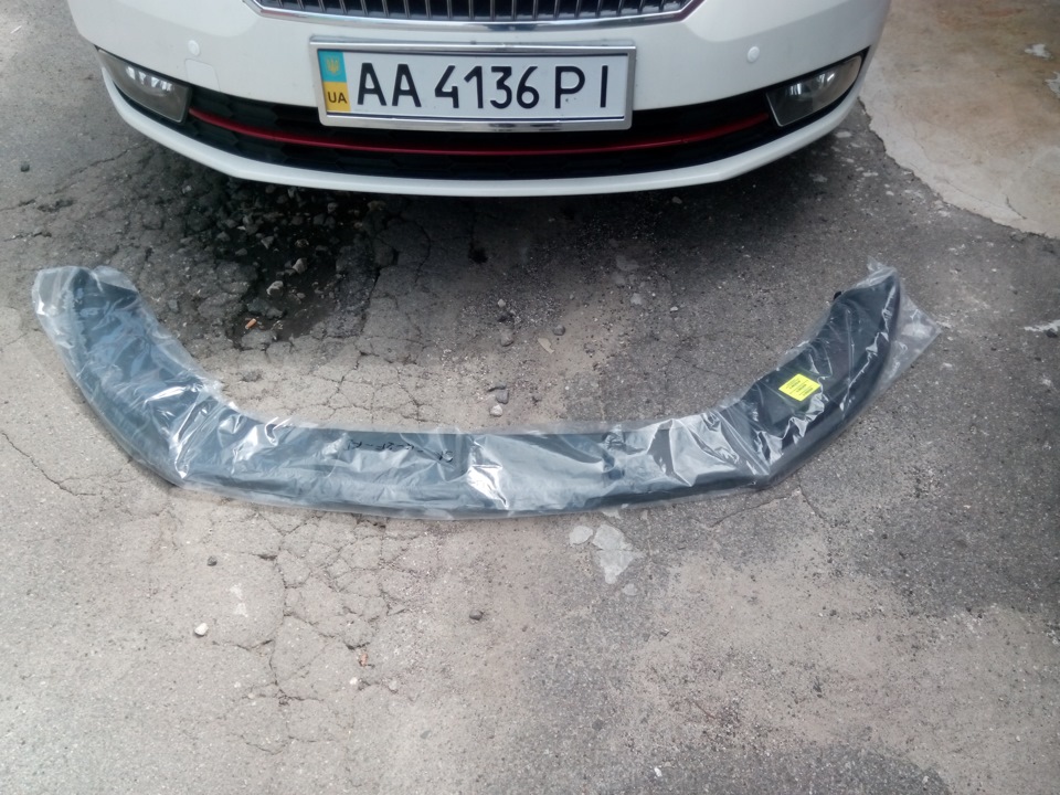 Спойлер на передній бампер FL. Потрібна допомога у варіантах фарбування! 3