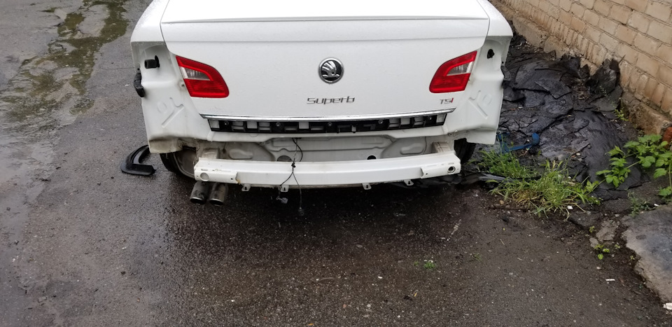 Камера заднього виду. Початок інсталяції 1
