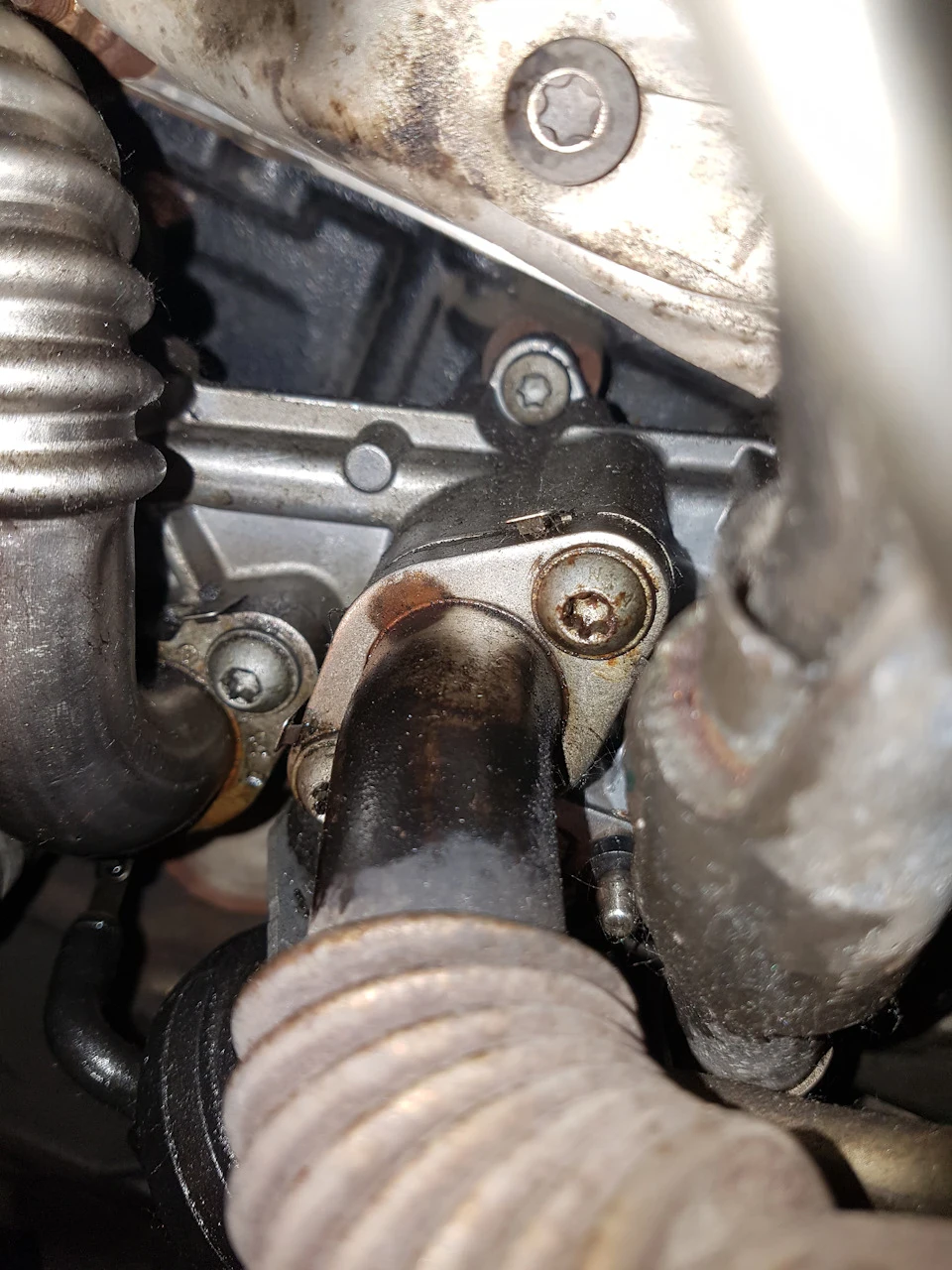 Підтікання EGR