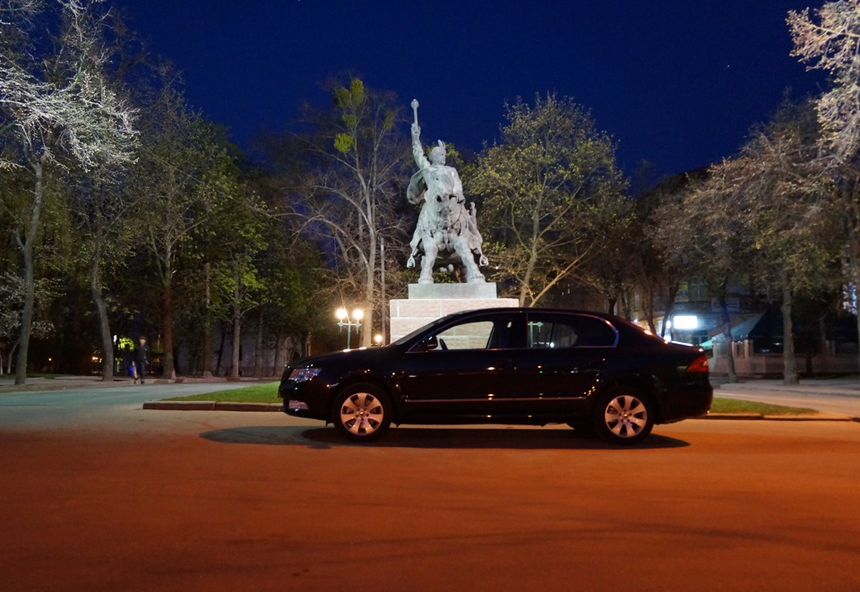на тлі рідного міста 1