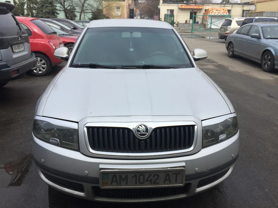 Вії + бленда на заднє скло.