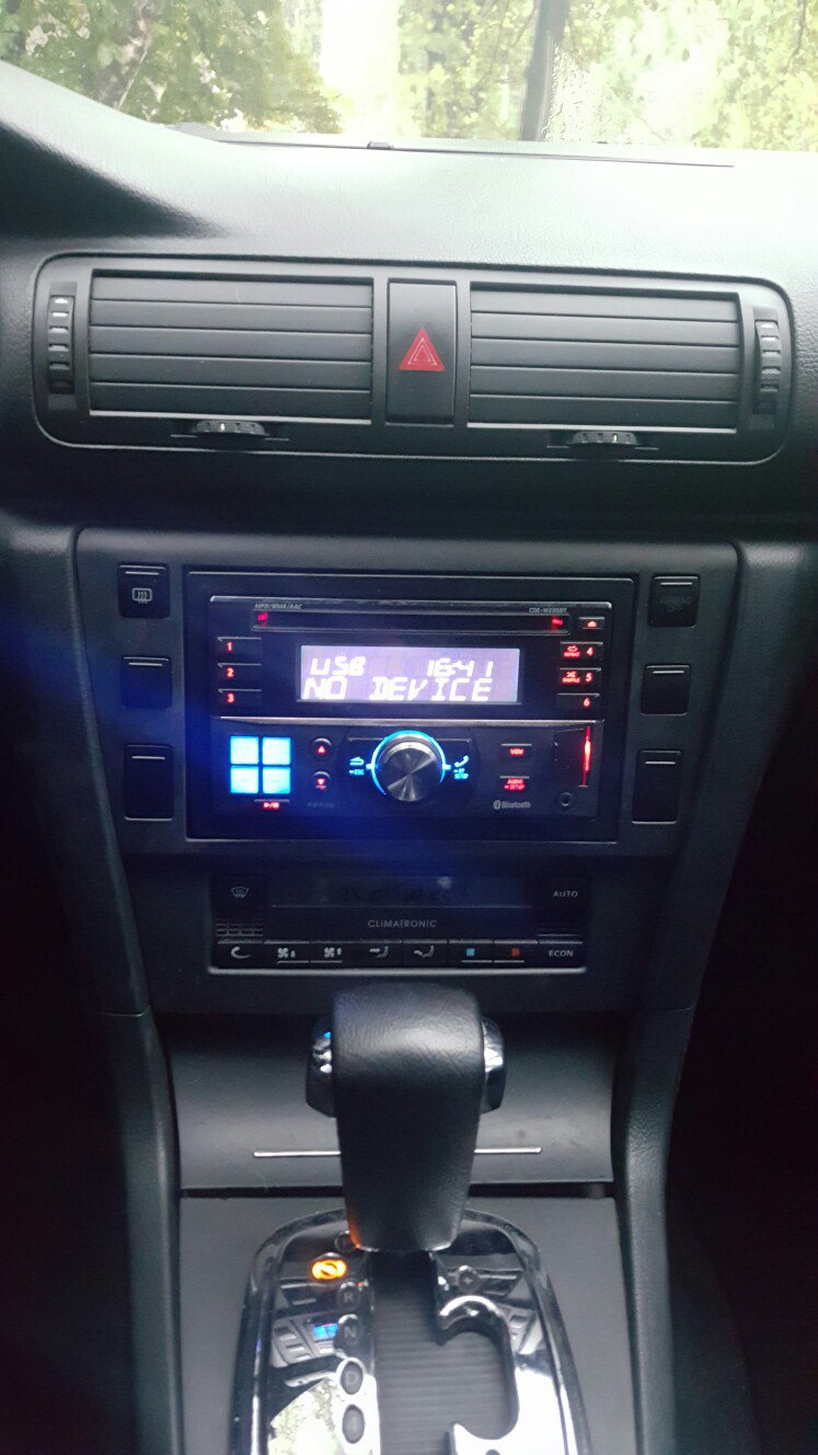 Установка 2-DIN Alpine CDE-W235BT 2