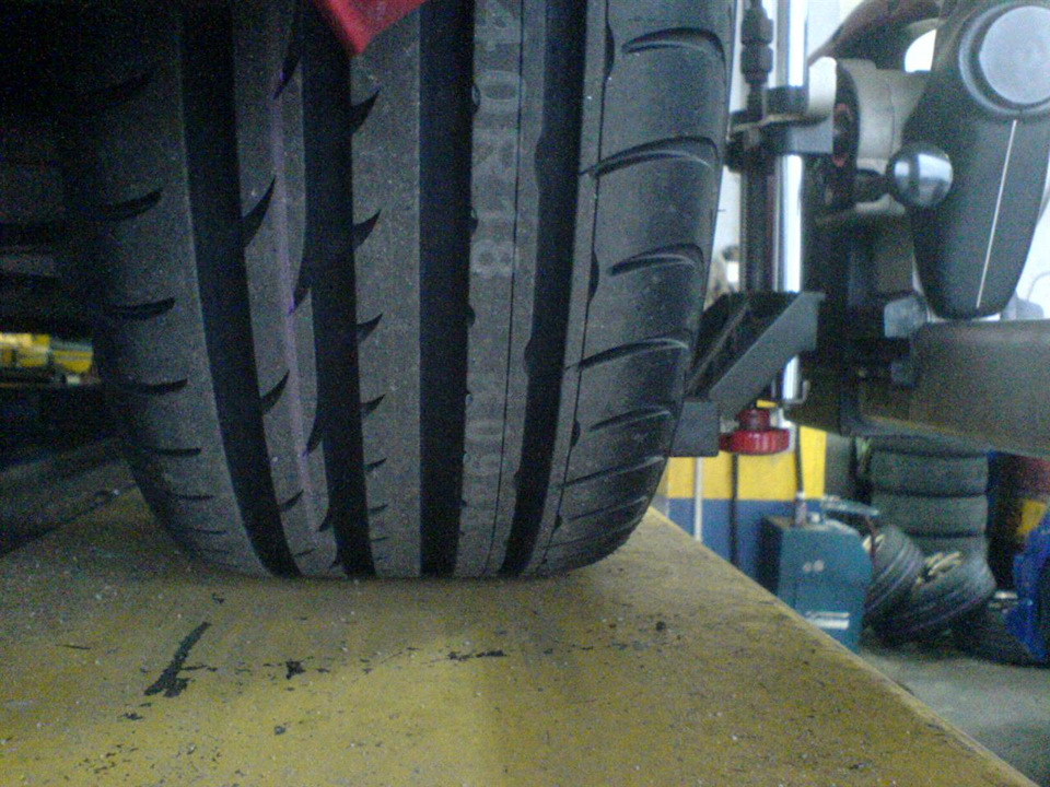 ROADSTONE N8000 235/40R18 95Y 2