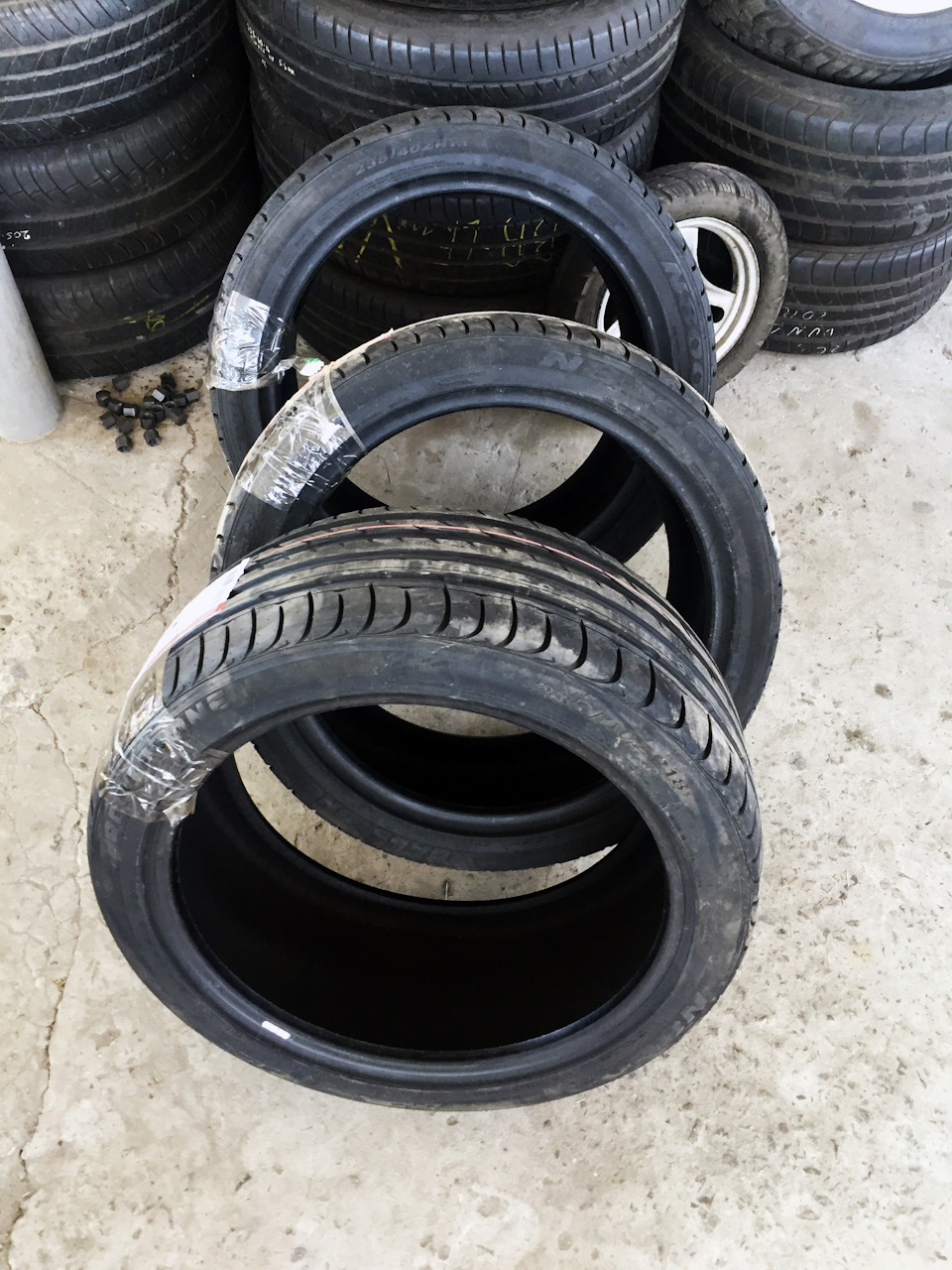 ROADSTONE N8000 235/40R18 95Y 1