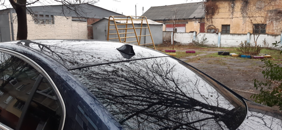 Плавник замість антени 4