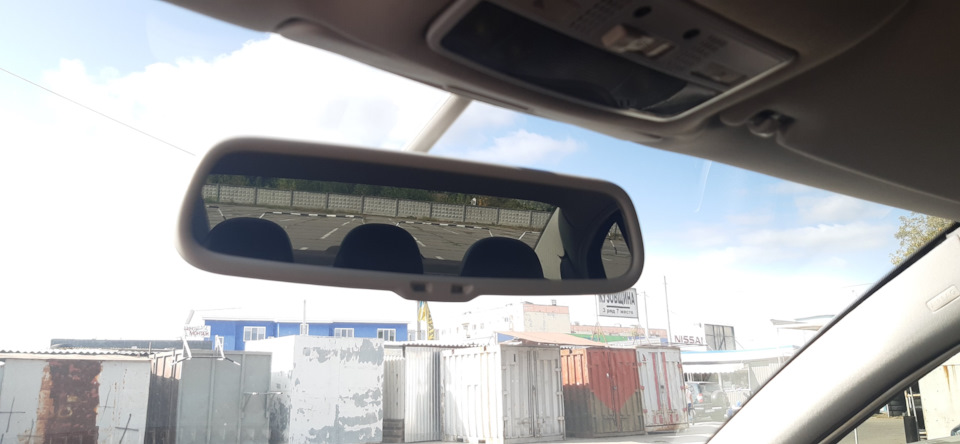 Дзеркало з авто затемненням нового зразка 4