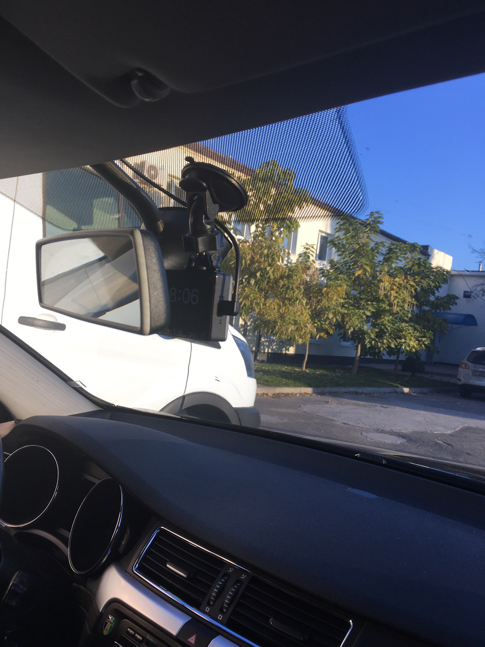 Установка YiDashCam 4