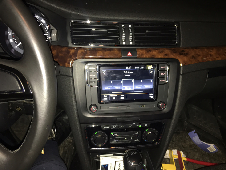 RCD330+ Desay Installation on Superb FL 1