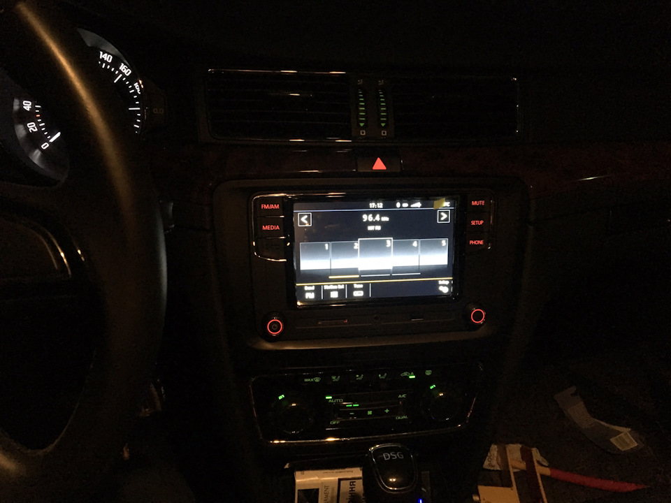 RCD330+ Desay Installation on Superb FL 2