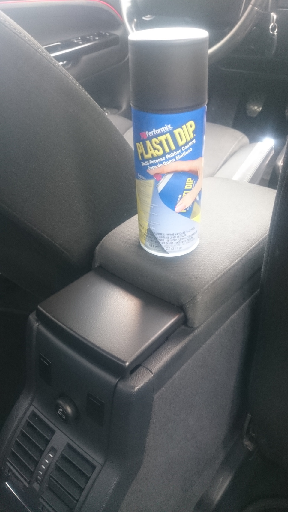 Відновлення підлокітника Plasti dip 1