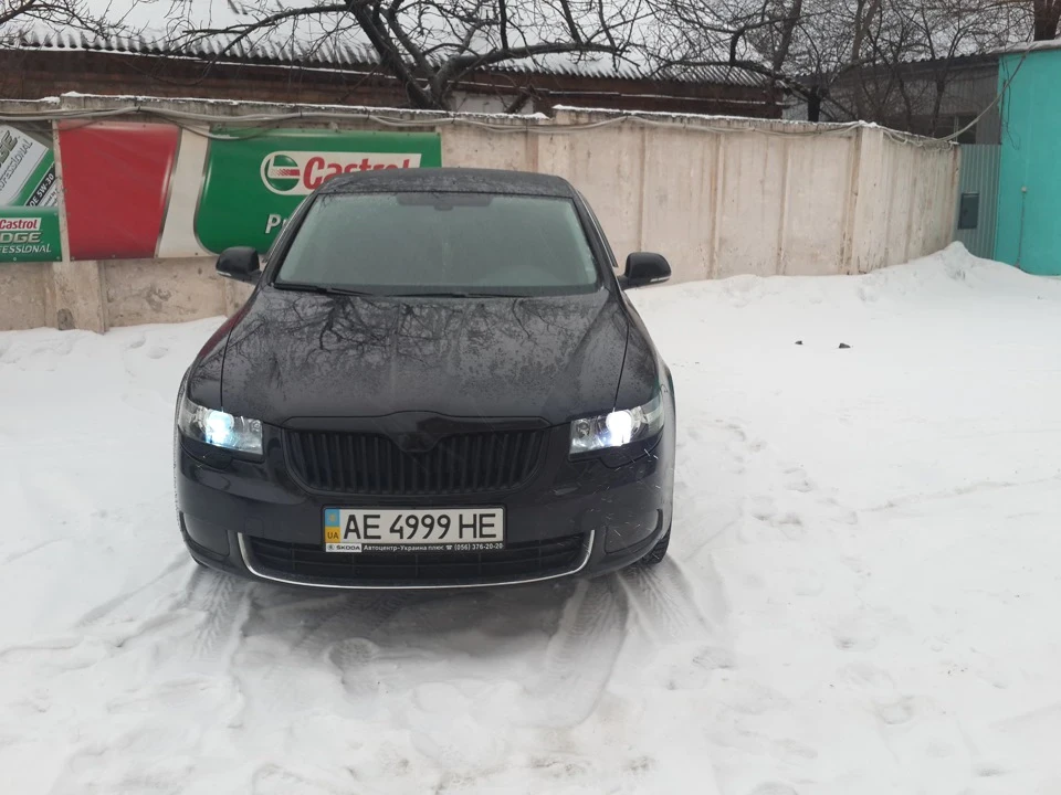 Встановив у ближнє світло ксенон.