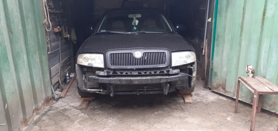 Зняття двигуна Superb 2.5TDI Ч.1