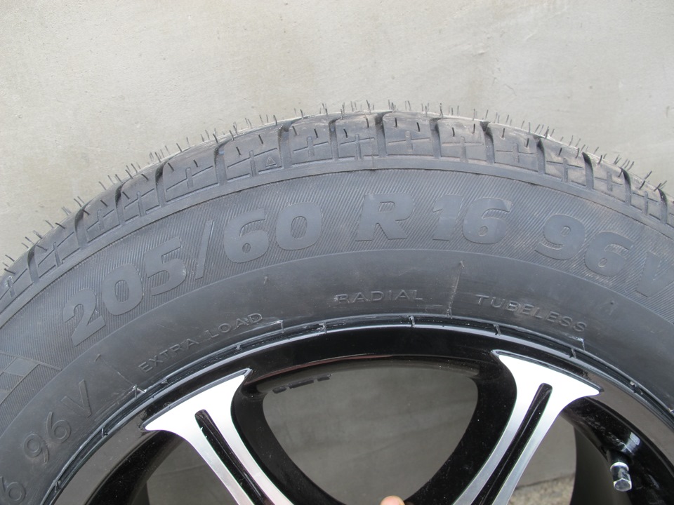 Taurus 401 High performance - сербський Michelin 5