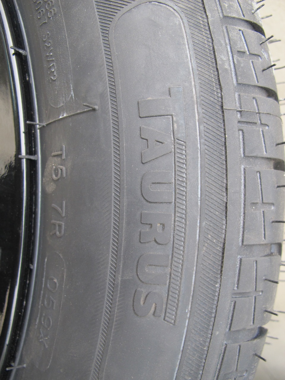Taurus 401 High performance - сербський Michelin 2